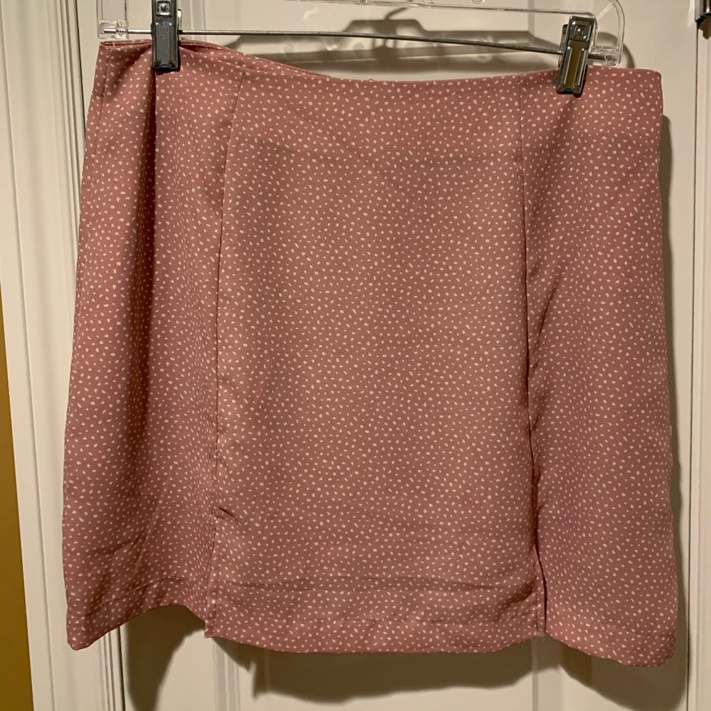 Altr’d state pink and white mini skirt • size large • never worn!